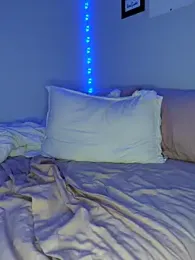 BlueHoneyBaby webcam model stream image
