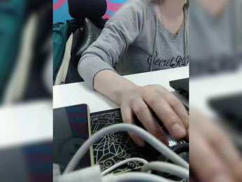 Xo4y-Tpax webcam bongacams model stream image