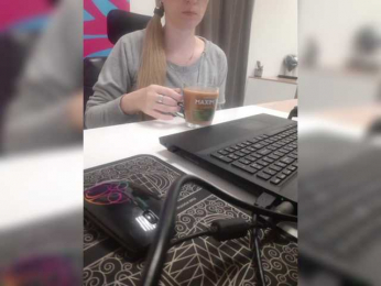 Xo4y-Tpax webcam model stream image