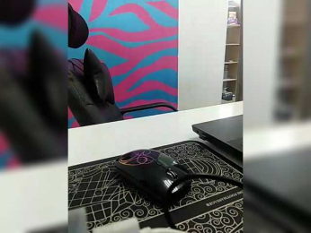 Xo4y-Tpax webcam model stream image
