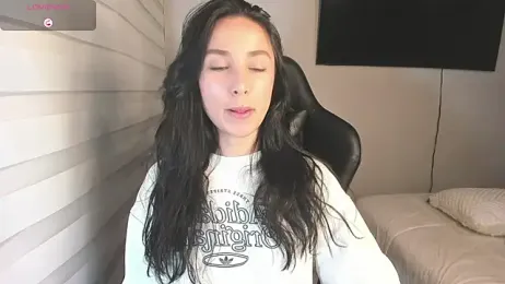 EvaMoet webcam model stream image