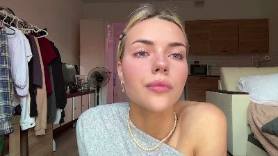 AndrewOlliver webcam model stream image
