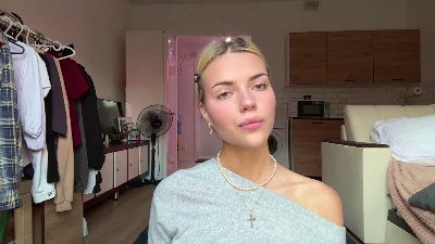 AndrewOlliver webcam model stream image