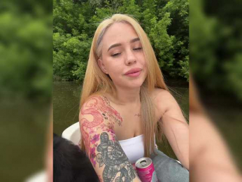 AmyGlad webcam bongacams model stream image