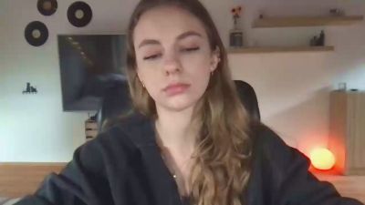 AriaYoung webcam model stream image