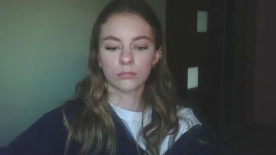 AriaYoung webcam model stream image