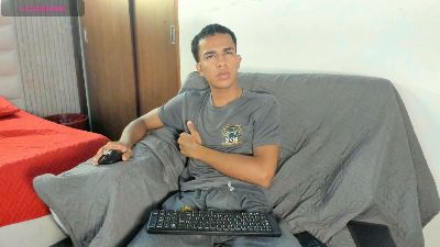Axton_Vera webcam model stream image