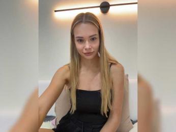 CrystalFairy webcam model stream image