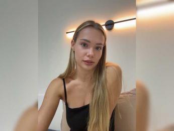 CrystalFairy webcam model stream image