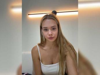 CrystalFairy webcam model stream image