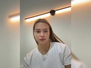 CrystalFairy webcam model stream image