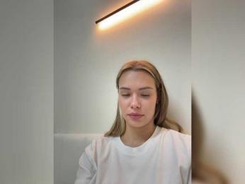 CrystalFairy webcam model stream image