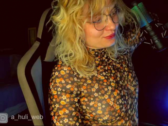A-Huli webcam bongacams model stream image