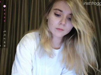Alice-teaseee webcam model stream image