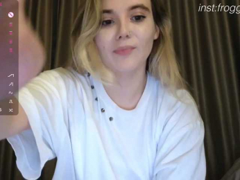 Alice-teaseee webcam model stream image