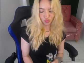 alina-lee-t webcam model stream image