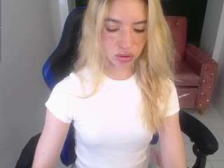 alina-lee-t webcam model stream image