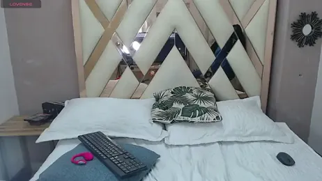 Violett_Salvatore webcam model stream image