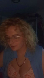 gloww873 webcam model stream image