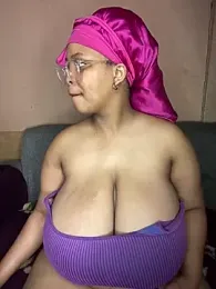 NonoGotBoobies webcam model stream image