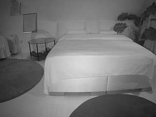 voyeurcam-julmodels-whitebed-6 webcam model stream image
