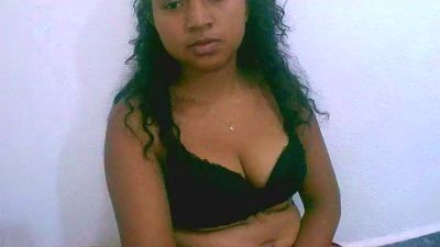 Moellah webcam model stream image