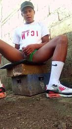 Black_spitpiss webcam model stream image