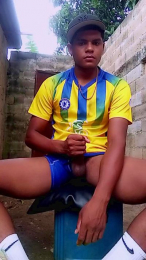 Black_spitpiss webcam cam4 model stream image