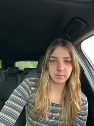 DoriDelux66 webcam stripchat model stream image