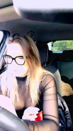 Lalalovehot2 webcam model stream image