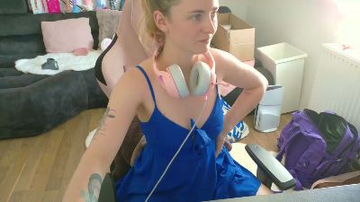 Mellyfouryou webcam model stream image