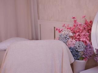 Thea Drewett webcam model stream image