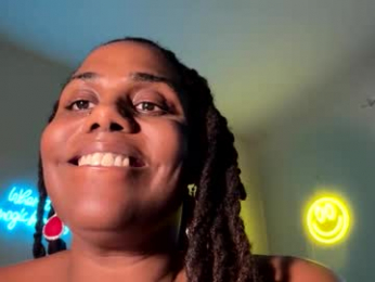 gigimcfee webcam model stream image
