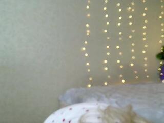 Kira Pride webcam flirt4free model stream image