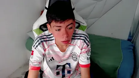 Liarr_ webcam model stream image