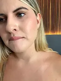 EmiilyAdams_ webcam stripchat model stream image