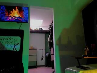Andrew Johnsonn webcam model stream image