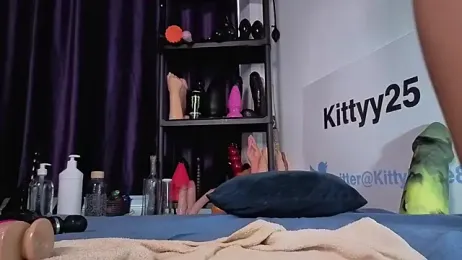kittyy25 webcam model stream image