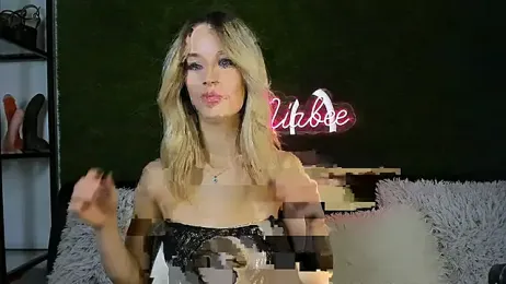 MiaBeeXX webcam model stream image