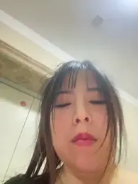 momo_520 webcam model stream image