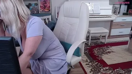 EllyBigBoobs webcam model stream image