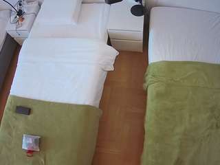 voyeurcam-julmodels-bed-5 webcam model stream image