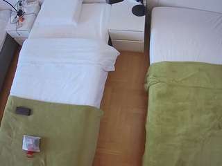voyeurcam-julmodels-bed-5 webcam model stream image