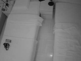 voyeurcam-julmodels-bed-5 webcam model stream image