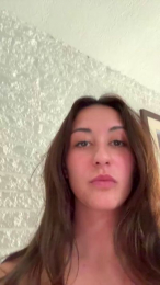 burgundy8 webcam model stream image