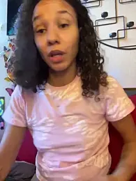 _Neeka_ webcam model stream image