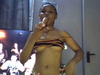 GoldenGoddess1 webcam model stream image