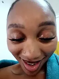 Hannah_107 webcam model stream image