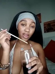 Hannah_107 webcam model stream image