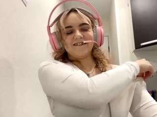 sharlashankles webcam model stream image
